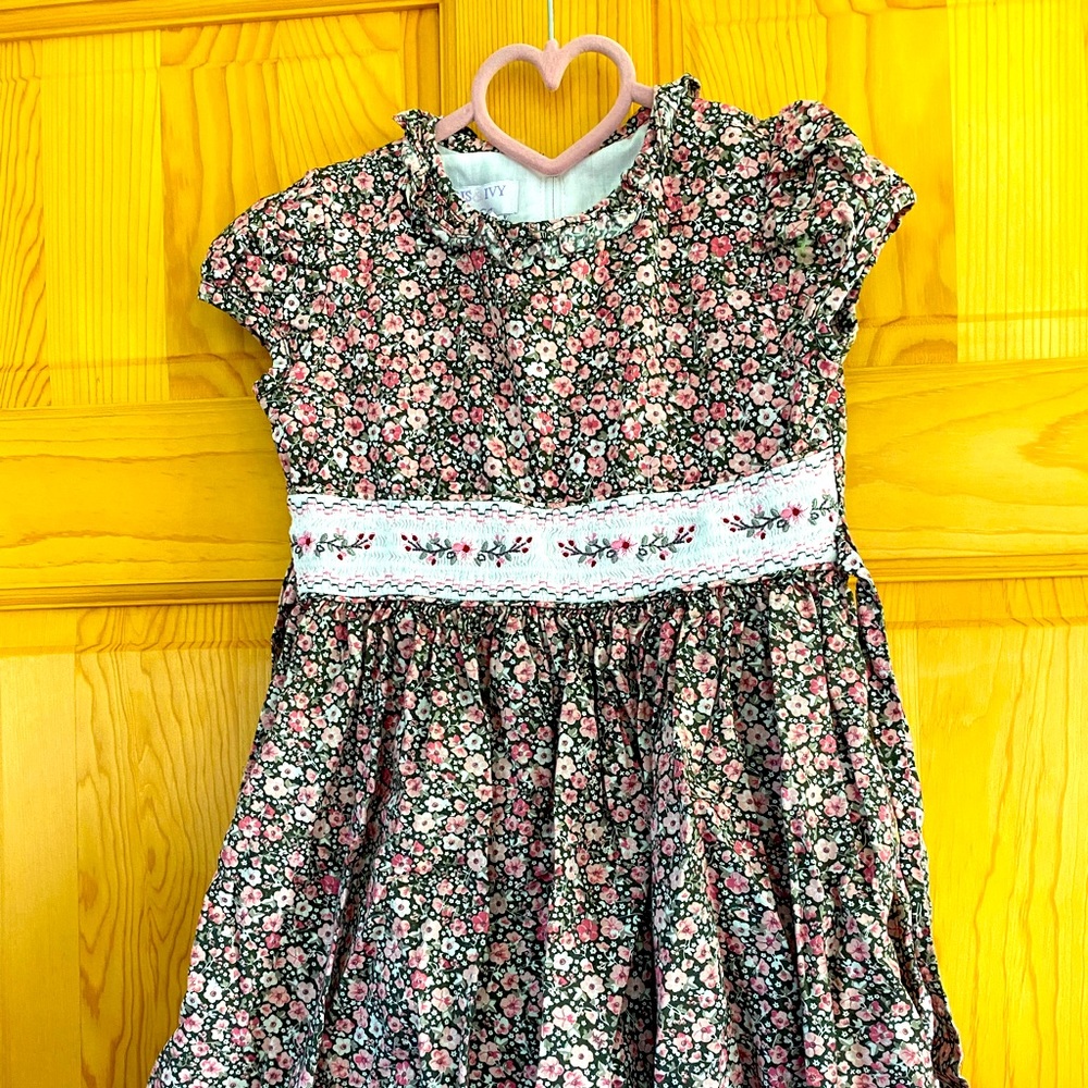 Floral doll-like dress